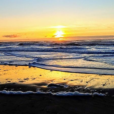 Beachfront Manor Hotel Lincoln City Esterno foto