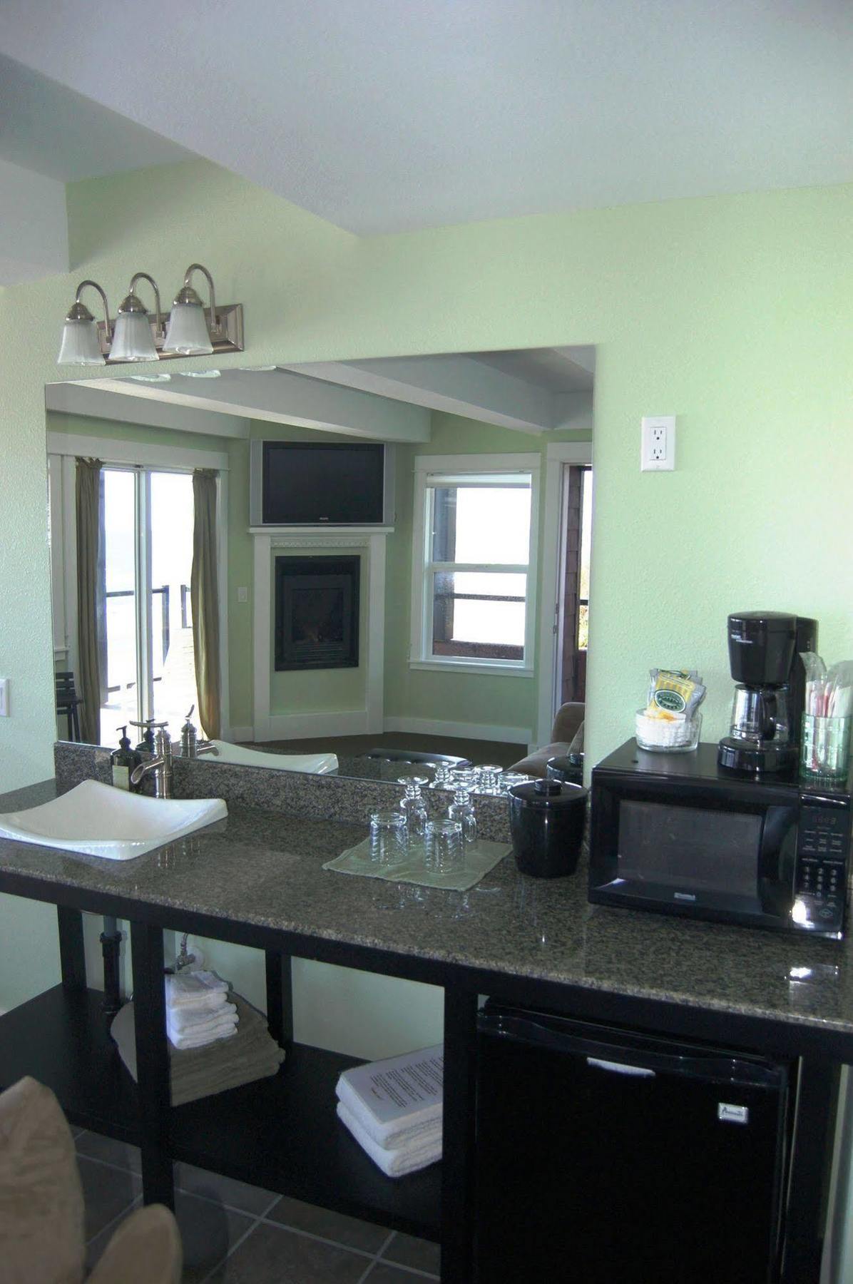 Beachfront Manor Hotel Lincoln City Esterno foto